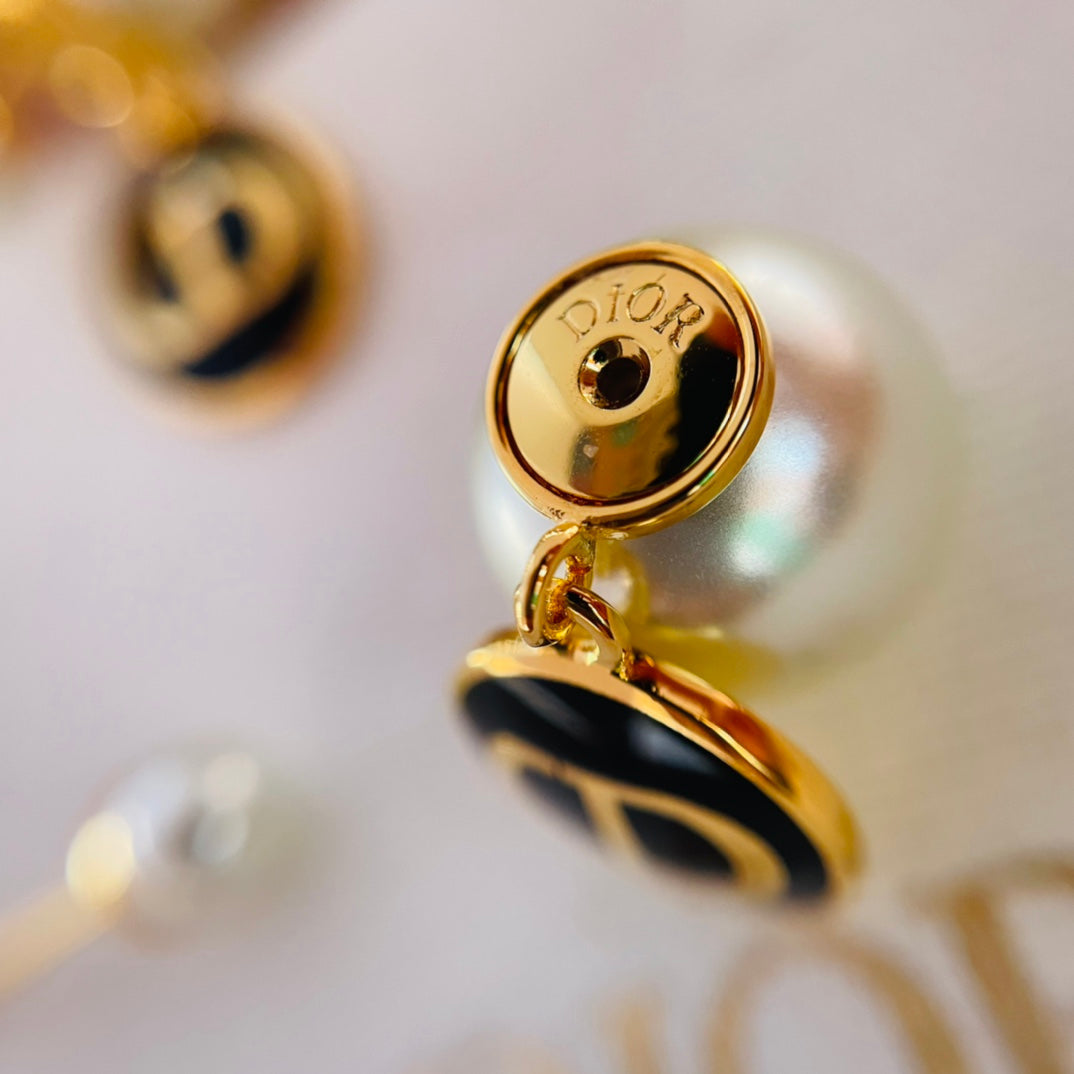 Dior CD Earrings MOP