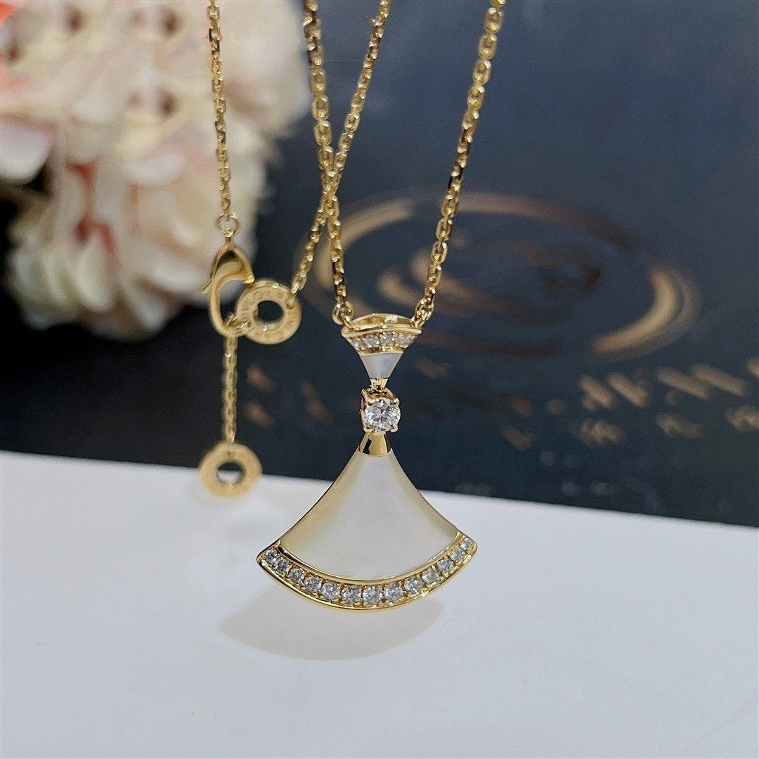 Bvlgari Dream Necklace MOP Gold Cubic Zirconia