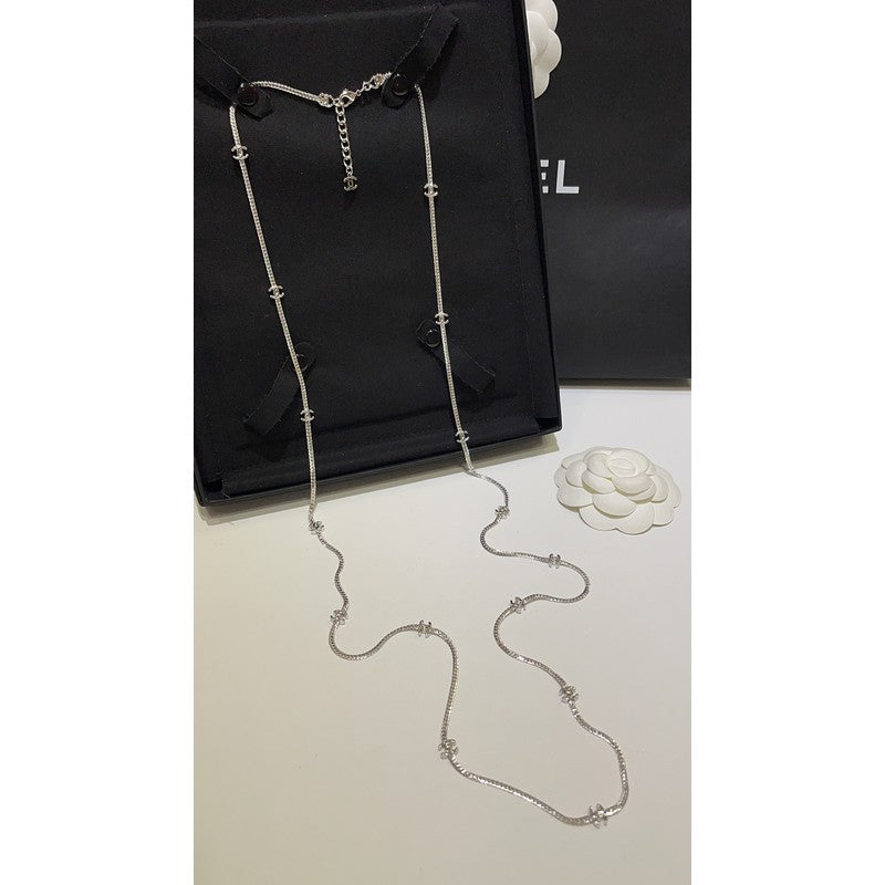 Chanel 24B Flowers Long 18K Gold Necklace