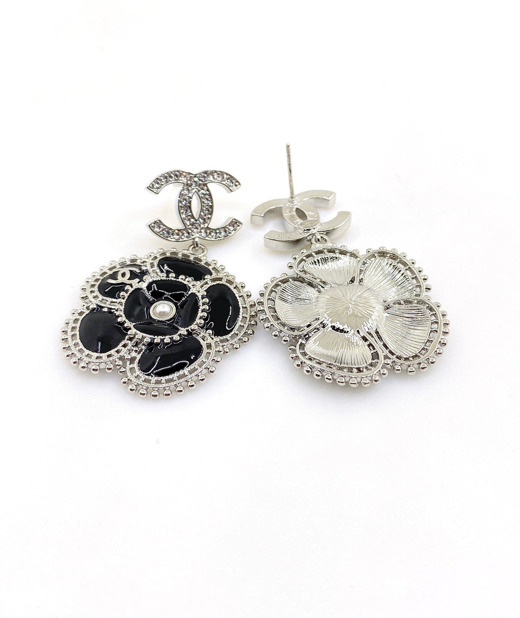 Chanel Black Pearl Camellia 18K Gold Earrings