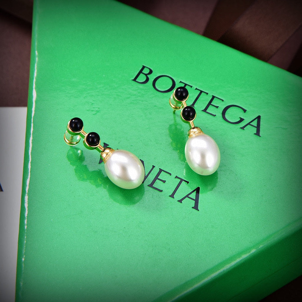 Bvlgari Pearl 18K Gold Earrings