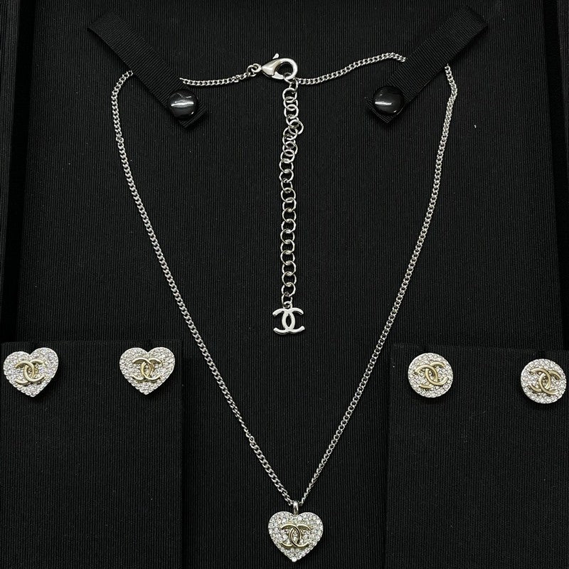 Chanel Diamond Heart 18K Gold Necklace