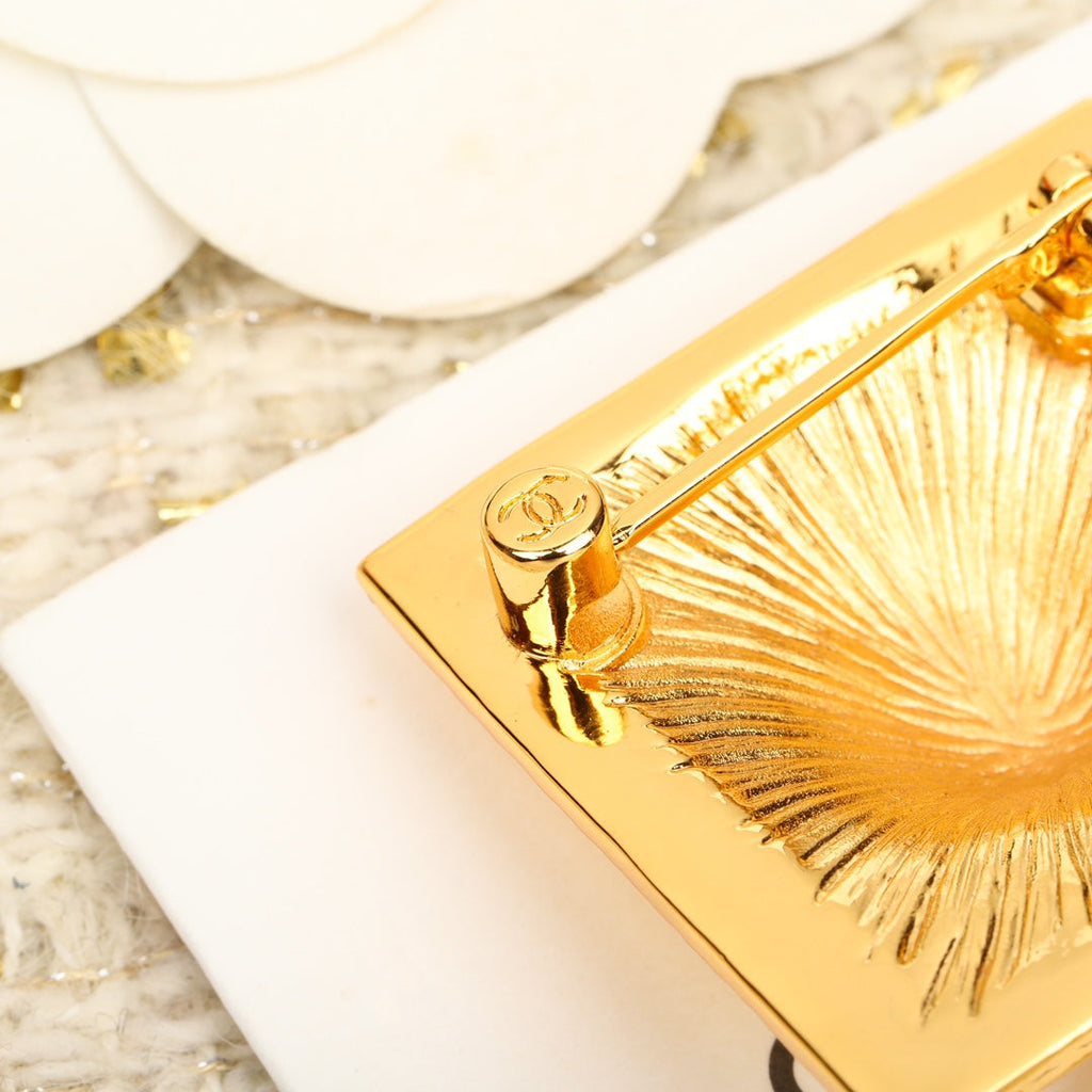 Chanel Tiger 18K Gold Brooch